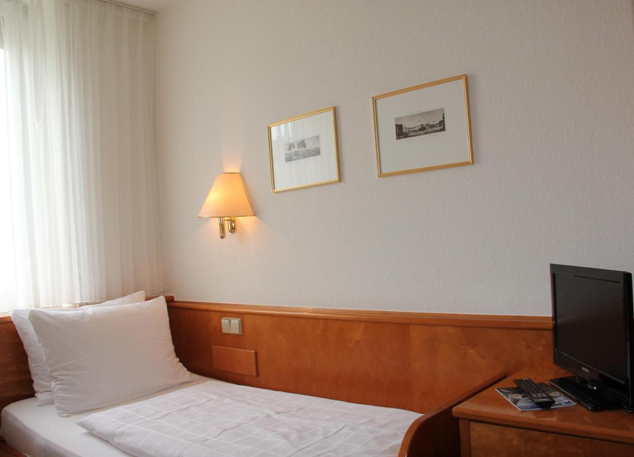 Hotel Kurpfalzstuben MHG Buitenkant foto